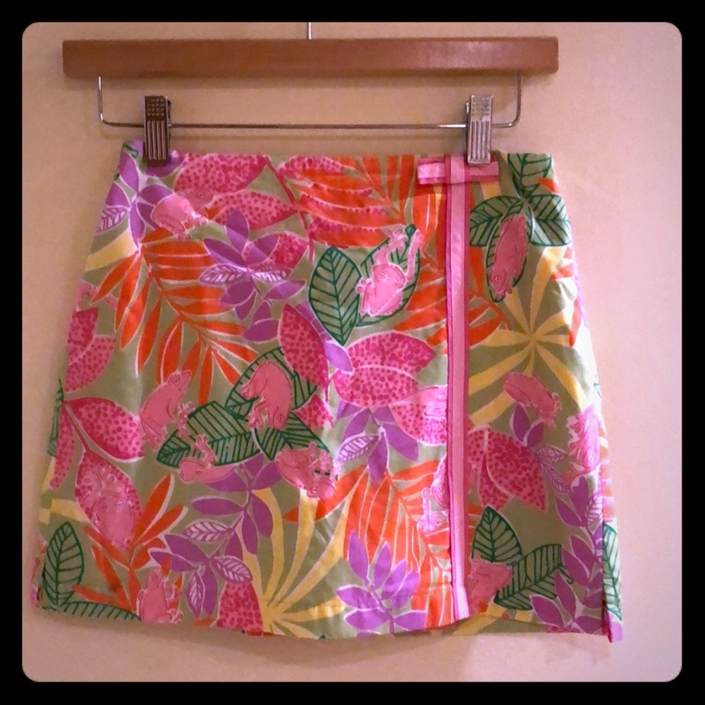 Adorable Lilly Pulitzer frog print skort